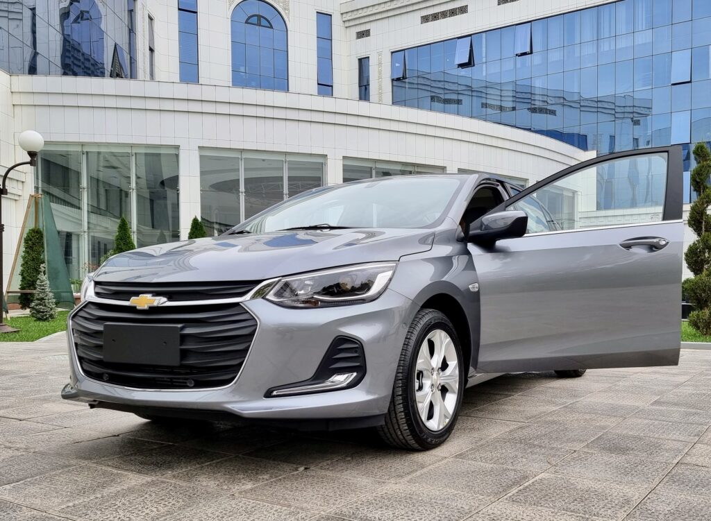 Chevrolet Onix Premier в цвете Satin Steel Gray Metallic (GYM)